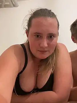 Snapshot of CurvySabrina chatting on 09-29-25, 11:10 CurvySabrina online show from 09-29-25, 11:10