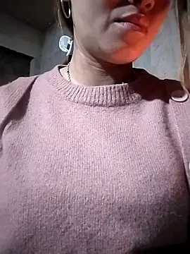 Snapshot of Dung_x chatting on 02-09-26, 06:44 Dung x online show from 02-09-26, 06:44