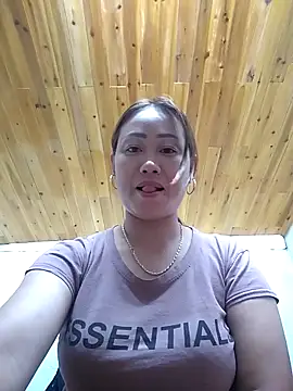 Snapshot of Dung_x chatting on 02-16-26, 12:42 Dung x online show from 02-16-26, 12:42