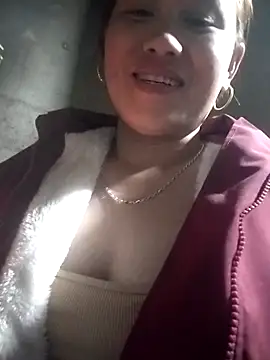 Snapshot of Dung_x chatting on 02-20-26, 06:19 Dung x online show from 02-20-26, 06:19