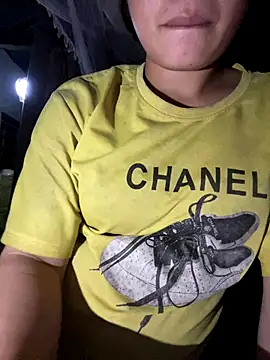 Snapshot of Van_xx chatting on 10-01-25, 02:32 Van xx online show from 10-01-25, 02:32