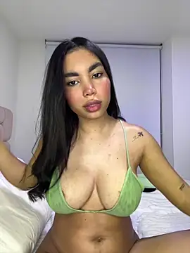 karolaalcendra online show from 04-17-26, 02:58