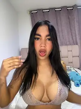 karolaalcendra online show from 10-21-25, 03:50