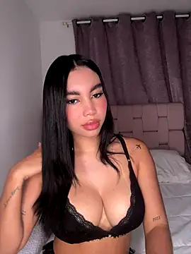 karolaalcendra online show from 10-24-25, 04:33