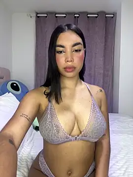 karolaalcendra online show from 02-05-26, 04:19