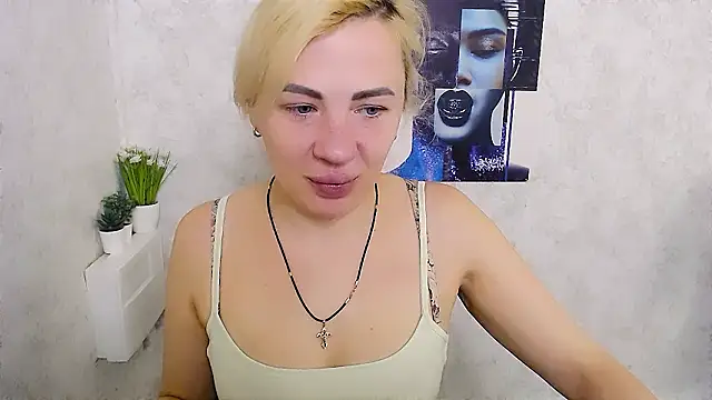 EmmaCat  online show from 02-03-26, 06:33