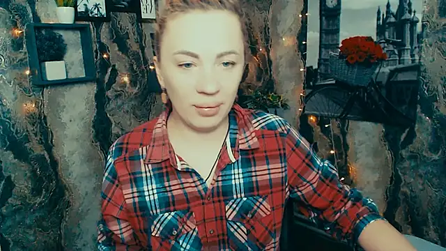 EmmaCat  online show from 12-20-25, 06:49