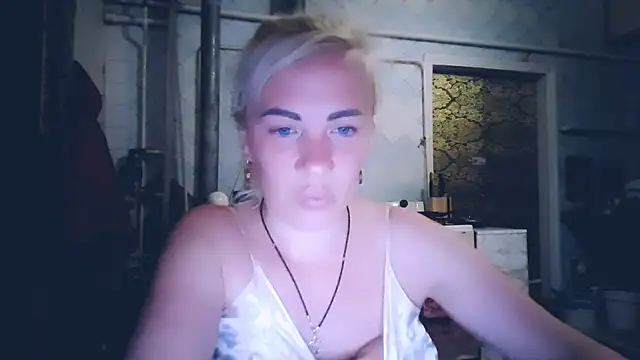 Snapshot of EmmaCat_ chatting on 05-25-26, 06:50 EmmaCat online show from 05-25-26, 06:50