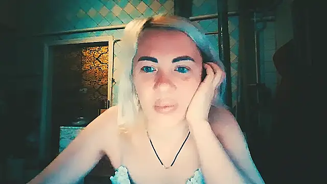 EmmaCat  online show from 04-24-26, 03:41