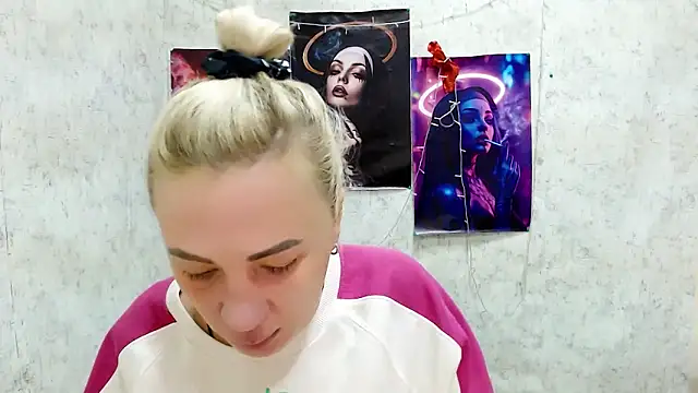 EmmaCat  online show from 02-24-26, 06:03