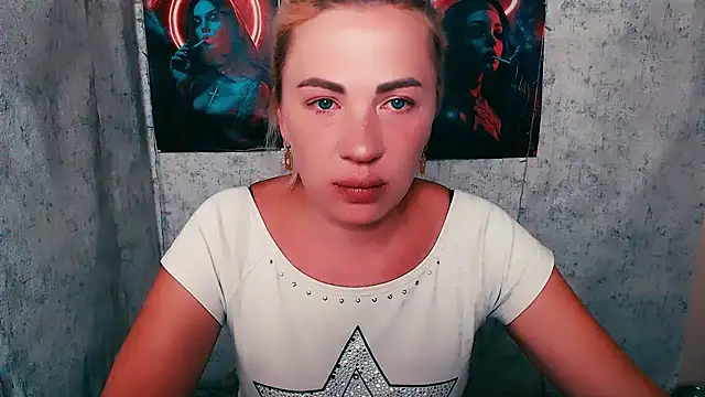 EmmaCat  online show from 06-25-26, 04:21