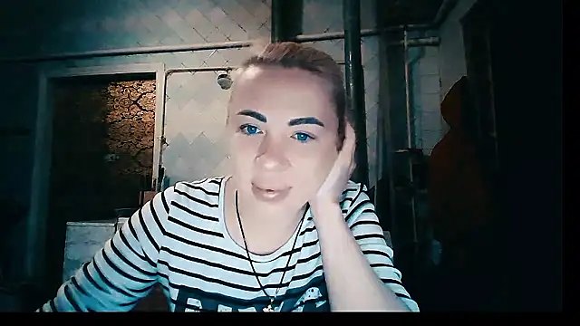 EmmaCat  online show from 01-11-26, 05:58