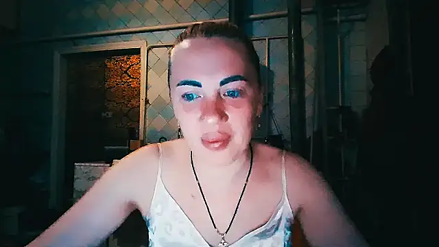 EmmaCat  online show from 04-20-26, 03:57