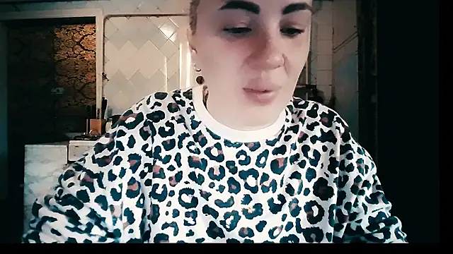 EmmaCat  online show from 01-19-26, 06:28