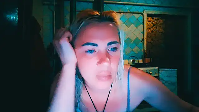 Snapshot of EmmaCat_ chatting on 06-10-26, 07:04 EmmaCat online show from 06-10-26, 07:04