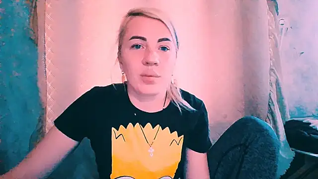 EmmaCat  online show from 10-31-25, 09:39