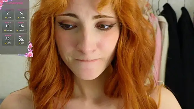 Snapshot of LoryFoxy chatting on 09-17-25, 04:31 LoryFoxy online show from 09-17-25, 04:31