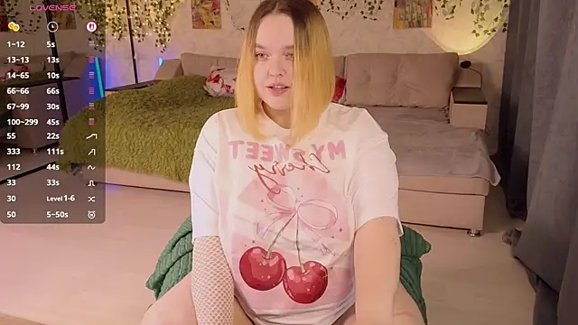 Aki nohana online show from 10-10-25, 11:44