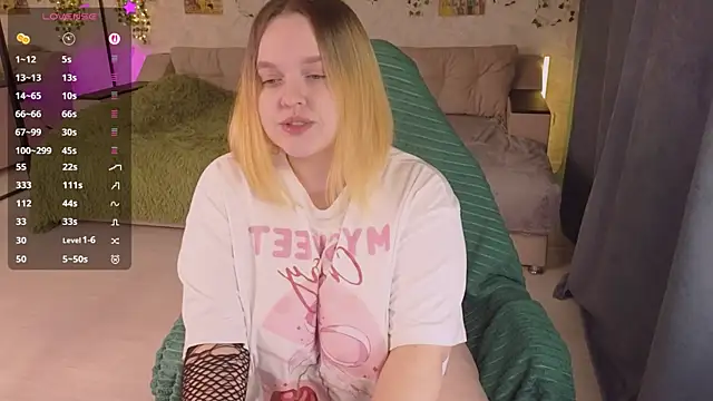 Aki nohana online show from 10-29-25, 02:49