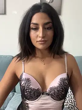 Snapshot of Mia_spicyy chatting on 10-12-25, 08:37 Mia spicyy online show from 10-12-25, 08:37