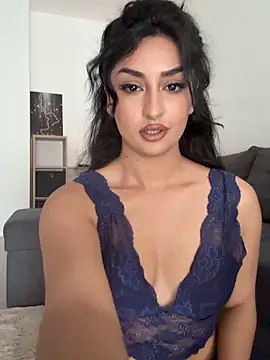 Snapshot of Mia_spicyy chatting on 06-12-26, 08:34 Mia spicyy online show from 06-12-26, 08:34