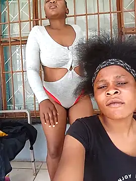 BlondieBitch online show from 12-18-25, 10:19