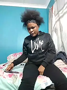 BlondieBitch online show from 11-17-25, 03:38