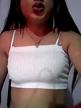 Cutie-Whiskey1 online show from 12-05-25, 06:39