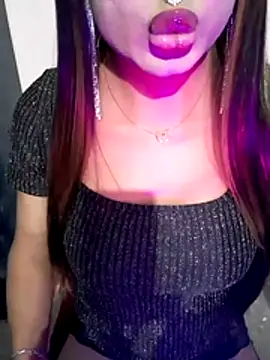 Cutie-Whiskey1 online show from 04-19-26, 05:47