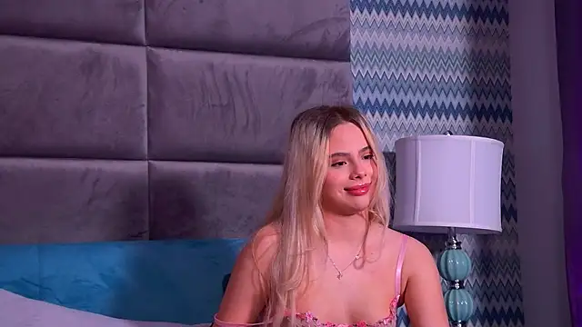 YssabelFox online show from 12-21-25, 04:41