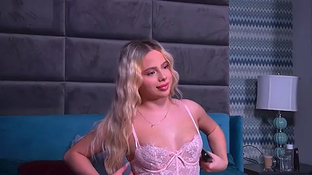 YssabelFox online show from 11-28-25, 04:51