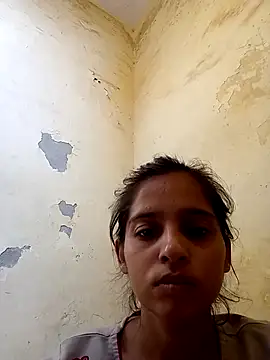 Snapshot of Saloni-Gupta chatting on 09-27-25, 03:45 Saloni-Gupta online show from 09-27-25, 03:45