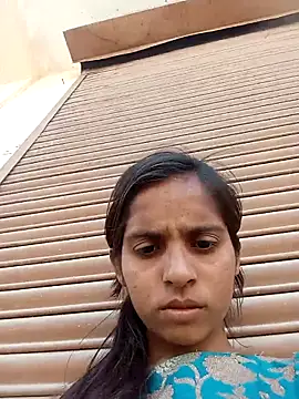 Snapshot of Saloni-Gupta chatting on 03-28-26, 09:32 Saloni-Gupta online show from 03-28-26, 09:32