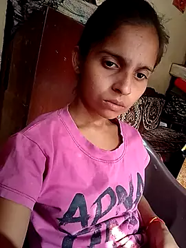 Snapshot of Saloni-Gupta chatting on 10-21-25, 08:58 Saloni-Gupta online show from 10-21-25, 08:58