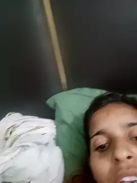 Snapshot of Saloni-Gupta chatting on 03-23-26, 08:41 Saloni-Gupta online show from 03-23-26, 08:41