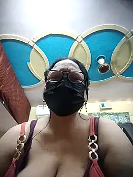 Snapshot of thehotlady chatting on 05-15-26, 03:15 thehotlady online show from 05-15-26, 03:15