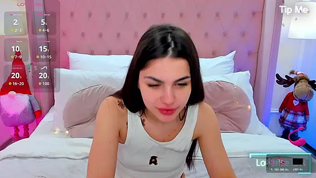 Snapshot of HelenTiny chatting on 12-16-25, 01:26 HelenTiny online show from 12-16-25, 01:26