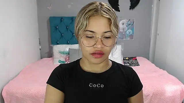 mia sexgirl online show from 07-23-26, 12:24
