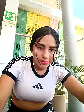 Snapshot of Katalella_Hott chatting on 10-26-25, 03:12 Katalella Hott online show from 10-26-25, 03:12