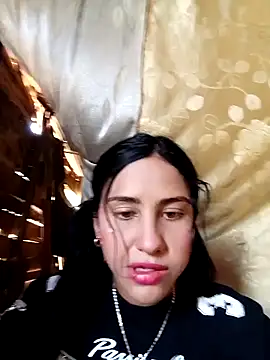Snapshot of Katalella_Hott chatting on 10-21-25, 02:05 Katalella Hott online show from 10-21-25, 02:05