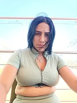 Snapshot of Katalella_Hott chatting on 10-24-25, 03:44 Katalella Hott online show from 10-24-25, 03:44