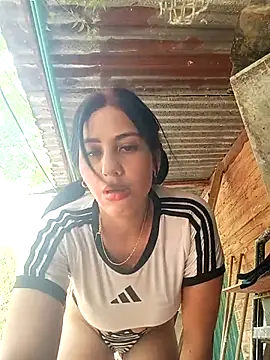 Snapshot of Katalella_Hott chatting on 09-14-25, 02:39 Katalella Hott online show from 09-14-25, 02:39