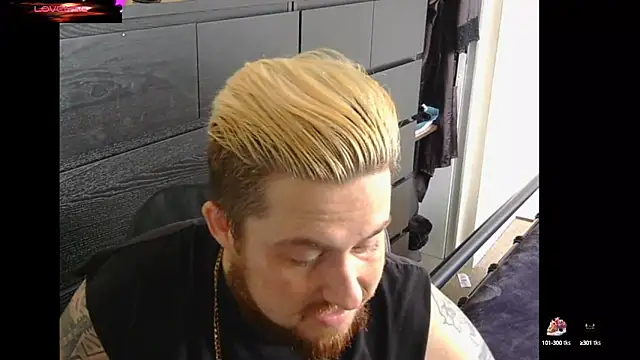 Snapshot of ThatAltGuy chatting on 10-01-25, 08:30 ThatAltGuy online show from 10-01-25, 08:30