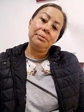 LaraCaliente online show from 04-10-26, 04:58