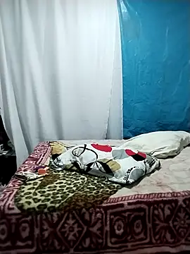 LaraCaliente online show from 10-20-25, 11:49