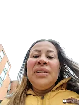 LaraCaliente online show from 10-17-25, 09:27