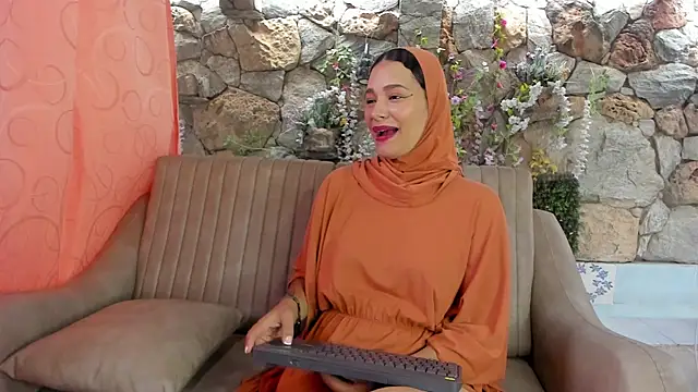ShanaJamil online show from 06-25-26, 12:10