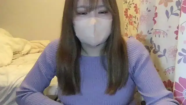 Snapshot of honoka_0011 chatting on 10-28-25, 02:05 honoka 0011 online show from 10-28-25, 02:05