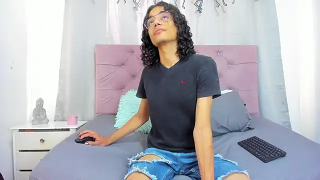 EthanBlackwoodd online show from 12-04-25, 08:52