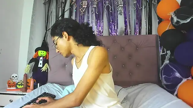 EthanBlackwoodd online show from 10-31-25, 09:28